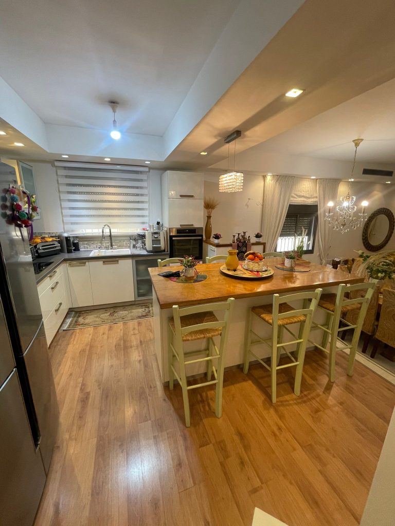 e13e01e9-87ca-4eb3-a282-699680893e3e