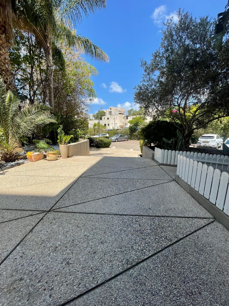 1ade0a77-b646-4e89-9220-a79d82e8d6df