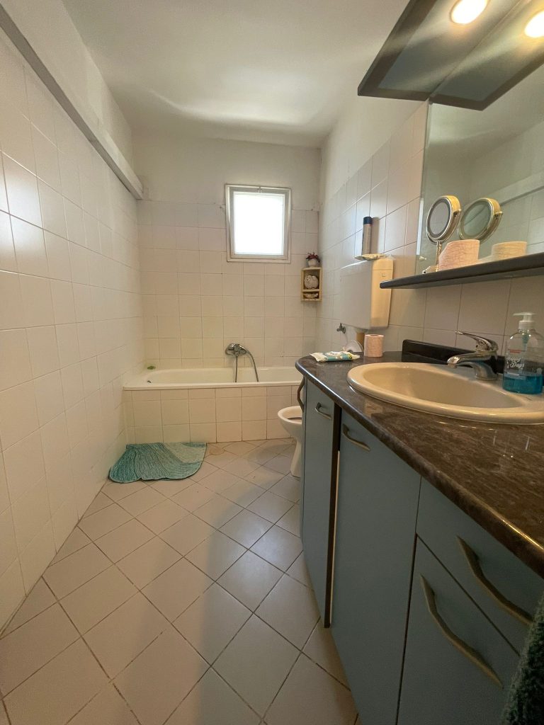 37e22ebe-48e2-454a-aee9-1c259f614288