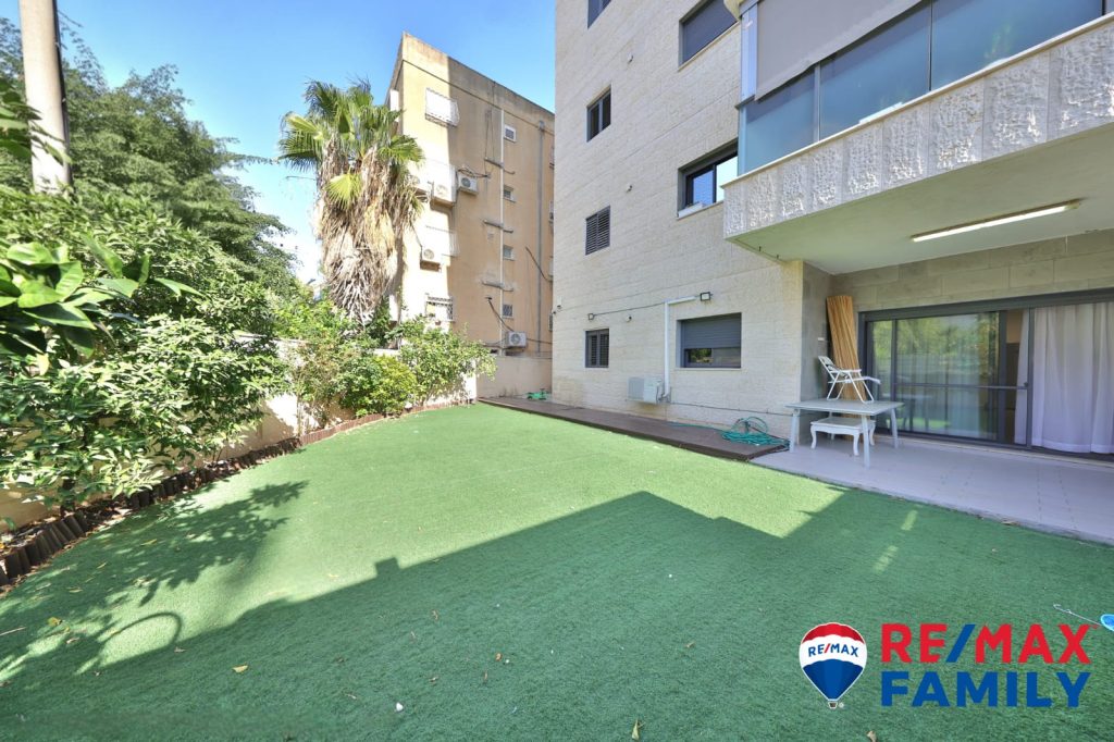 b7a2de37-40ae-4a0b-8846-210291fc8b26