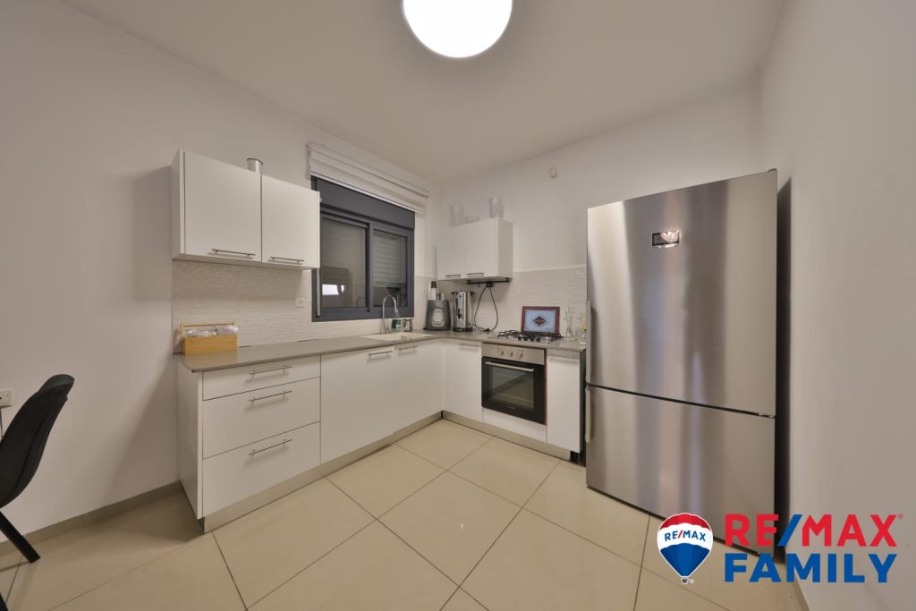 d8523da5-15f8-41b1-aea5-2e287b532e23