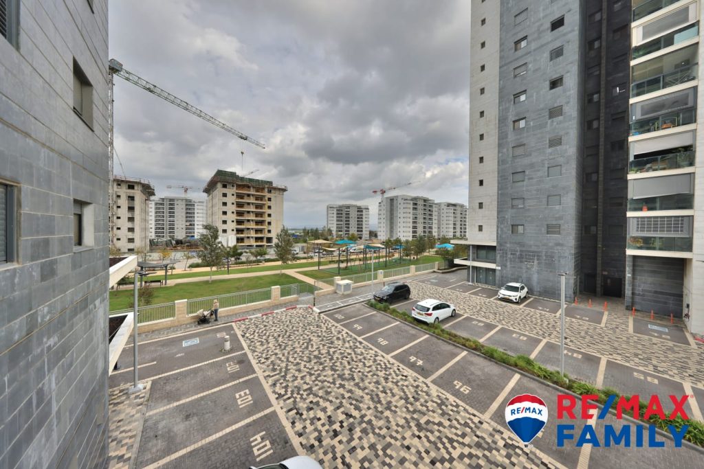 155a2a15-58d1-4c02-bb07-9c628cb72748