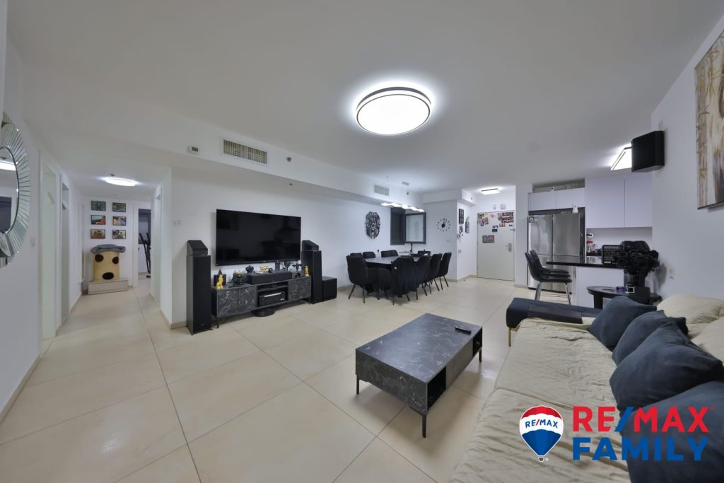 92baca48-5300-4b66-9d06-b76d3fae43c2