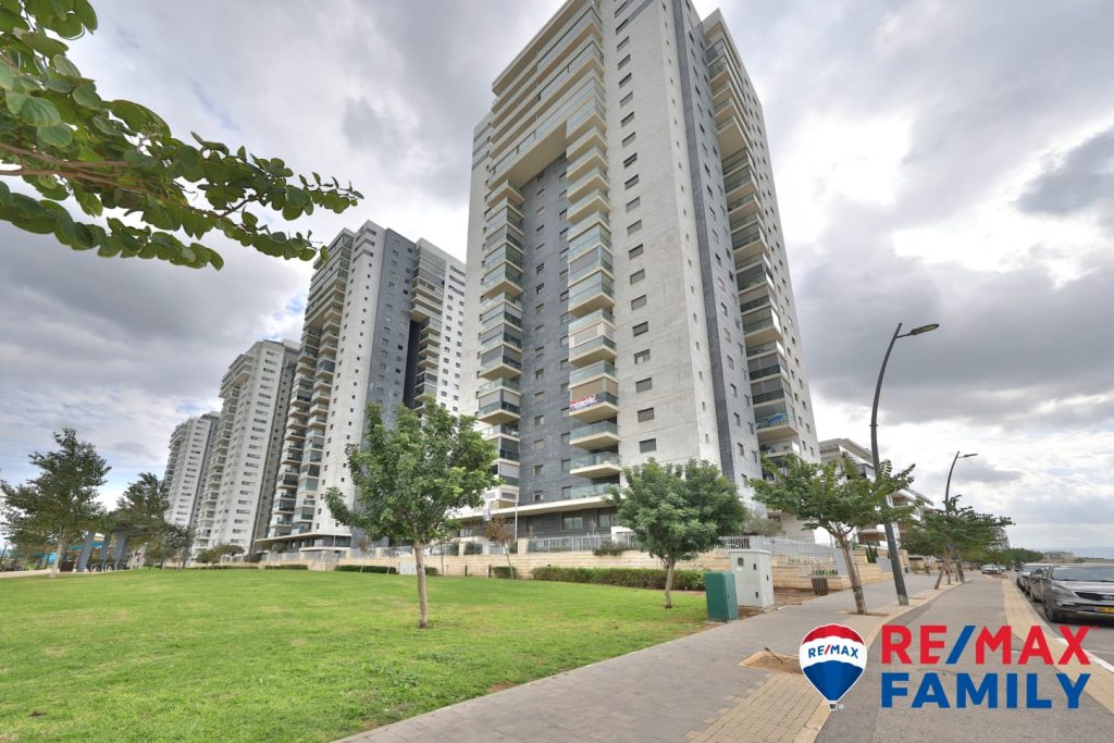 e539e854-0ddf-45d4-817e-cbcd35fe3e86